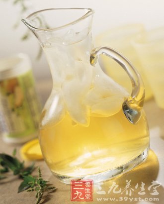 自制五款美味果汁 上围轻松涨起来