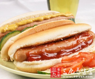 亚硝酸盐惹祸 常吃热狗易患大肠癌