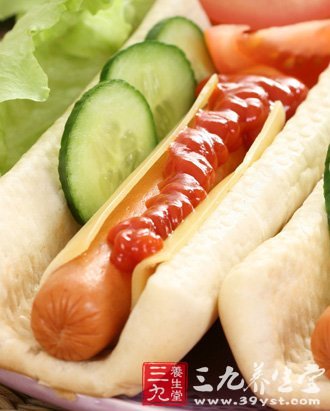 亚硝酸盐惹祸 常吃热狗易患大肠癌