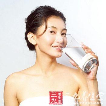 老中医教你怎样喝水更养生
