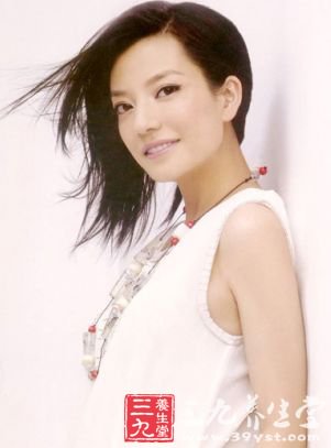 女孩要冬季美丽“冻人” 护脚扔是关键