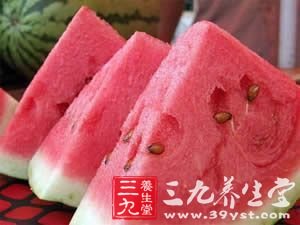 老人防治眼疾 从饮食做起