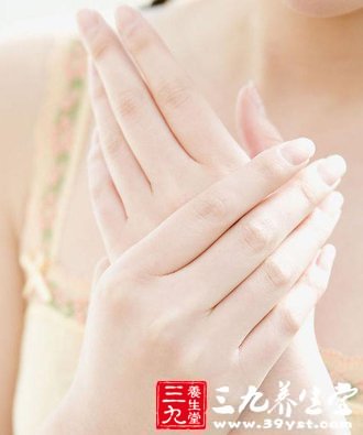 为什么手指会长倒刺 需要补充维生素吗
