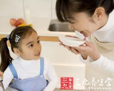 饮食秘诀 饭前喝点汤身体更加棒