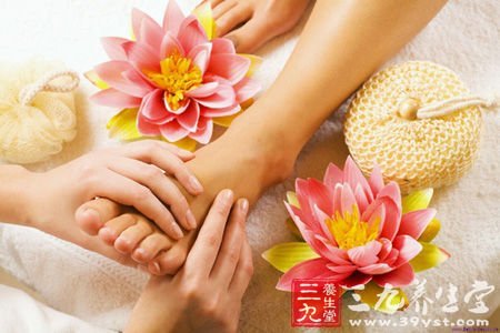 健康小常识 越活越年轻的5大光脚养生法