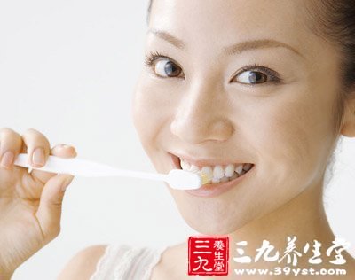 正确刷牙很重要 3大刷牙误区女人勿进