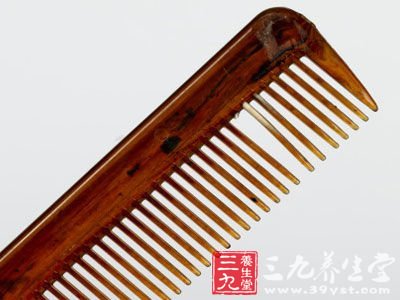 木梳：头部按摩器
