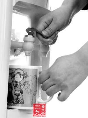 水垢滋生大量细菌