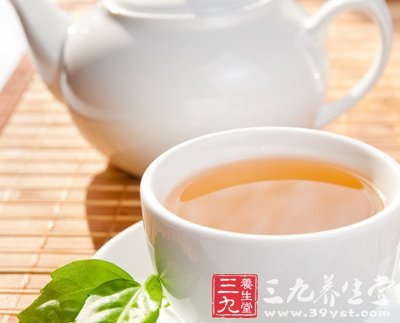 專家強薦 4款藥茶趕走慢性咽炎