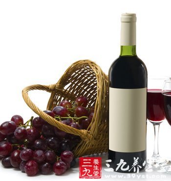 女人饮食过度警惕加速衰老