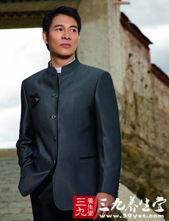 张艺谋与李连杰各具特色的养生方式.doc