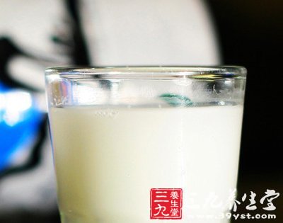 小心 飲用藥酒不當(dāng)損害健康