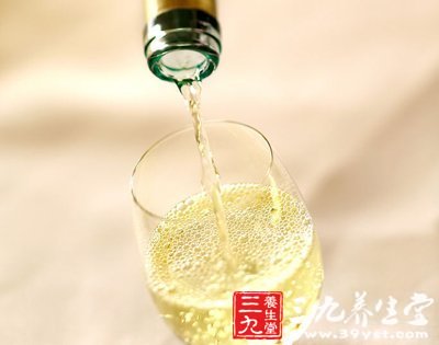 小心 飲用藥酒不當(dāng)損害健康