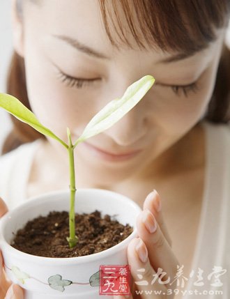 简单穴位按摩 经期上班不犯困