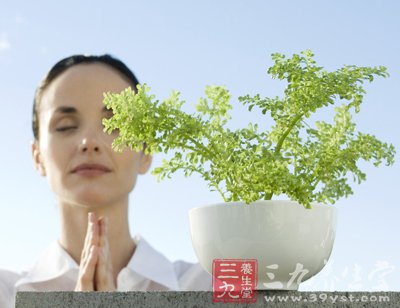 简单穴位按摩 经期上班不犯困