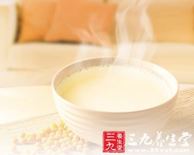 围绝经期吃7类美食 缓解各种不适症状