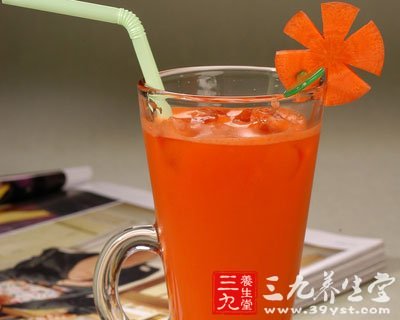 DIY3大胡蘿卜飲品 月掉5公斤