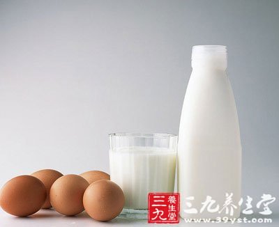 晨起不能空腹喝牛奶吗 专家帮你粉碎谣传(3)