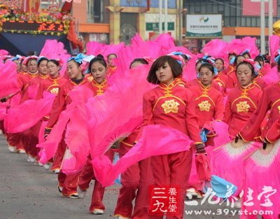 广东江门举办百姓健康舞 活动