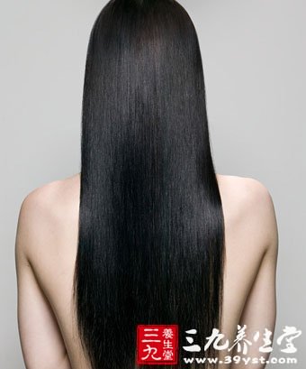 美发编辑支招 <em>夏季</em>护理<em>头发洗头</em>频率加倍(3)-三