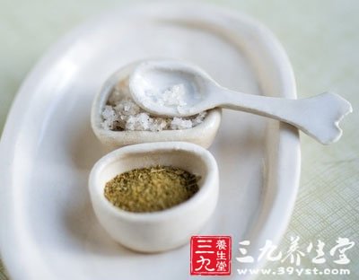 炒菜有講究 5種菜放味精會(huì)中毒