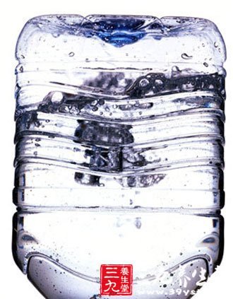 曝冰露桶装水变酸水