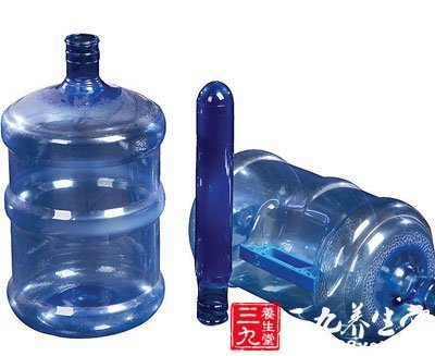 曝冰露桶装水变酸水(4)