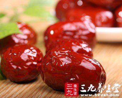 紅棗不補(bǔ)血是真的嗎