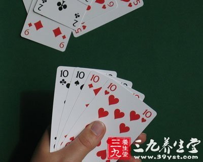 玩棋牌的好處與壞處