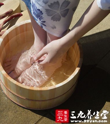 牢记方法泡脚浴足的养里里老人(4)生好视频尤克教程图片