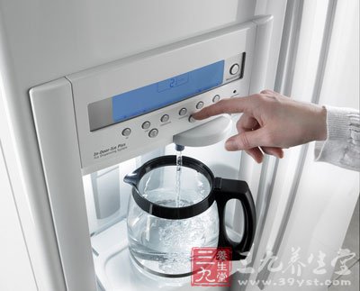 饮水机是个“藏污地” 教你科学灭菌法