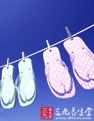 小心卧室拖鞋成为细菌居住地