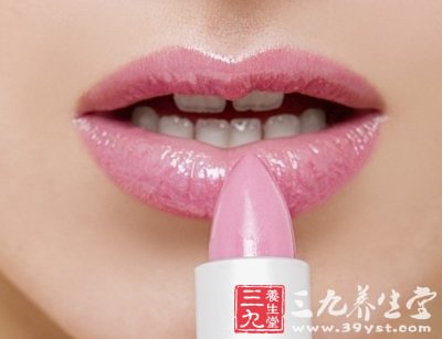 烂嘴角未必是上火 不同人群的治疗法