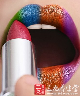 烂嘴角未必是上火 不同人群的治疗法