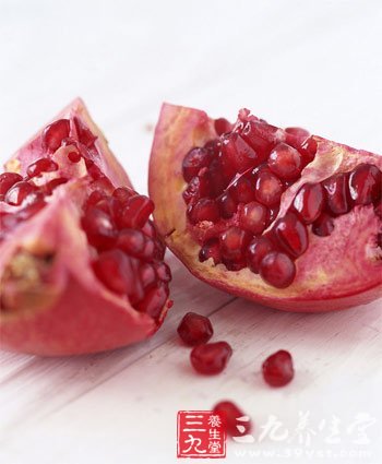 石榴功效多 口疮痢疾轻松除