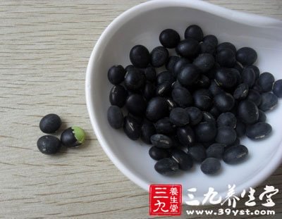 黑豆活血补虚 DIY黑豆豆浆