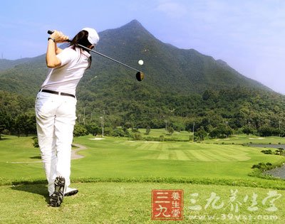 高尔夫知识 怎样让球杆和人维持最好距离