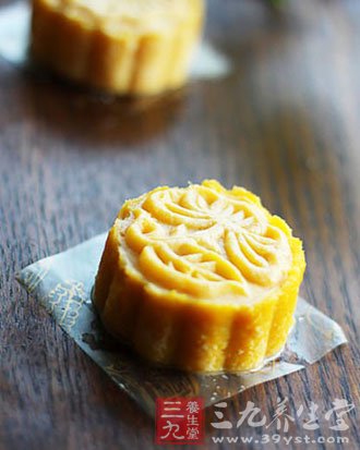 中秋养生 试试南瓜豆沙月饼