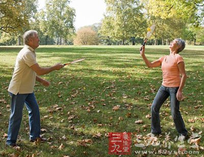三九养生堂-打羽球步法连接是关键