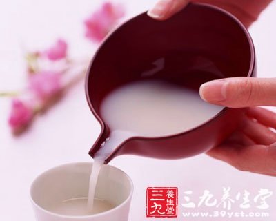 牛奶润燥益肺补脾肾 9大吃法滋养一整秋