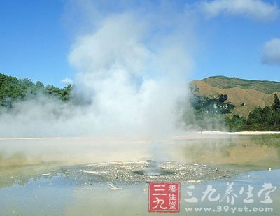 中医“三因”泡温泉 健康又养生