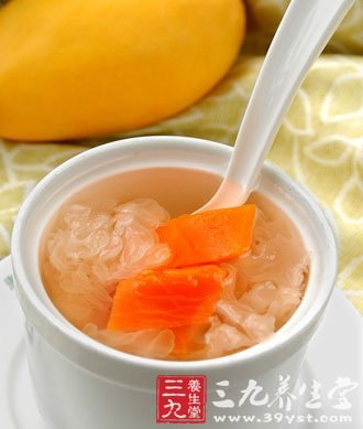 滋陰?kù)钤锏谋丘B(yǎng)生食譜