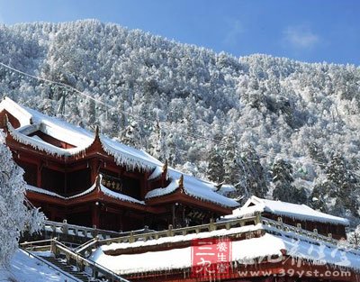 浪漫不失美丽的7名山雪景