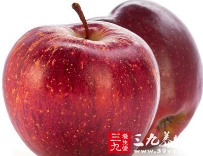 除蔬菜水果之类的碱性食物外还应补充多种必须的维生素