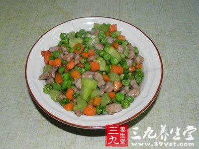 豌豆木耳豆腐干炒肉干