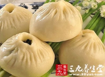 营养早餐搭配 奶+菜包/肉包+蔬菜