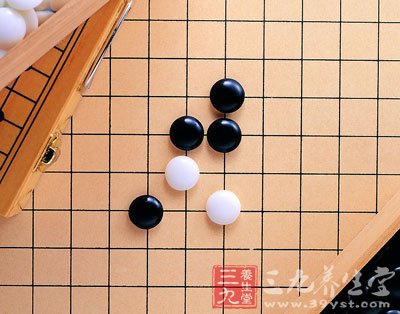 五子棋是起源于中國(guó)古代的傳統(tǒng)黑白棋種之一