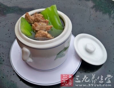 银耳莲子百合排骨汤