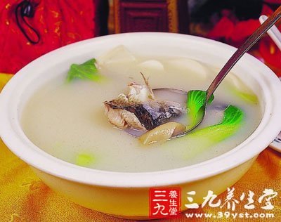 蔥豉豆腐湯具有疏散風(fēng)寒理氣溫中的作用