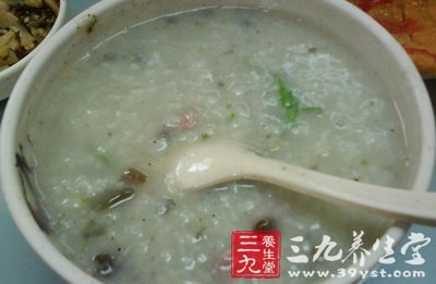 松花蛋菜粥用治高血压